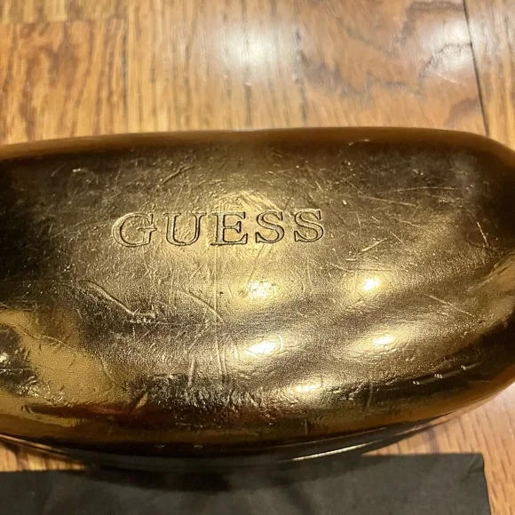 Guess | sunglasses case and cloth G logo on temple - Picture 8 of 10